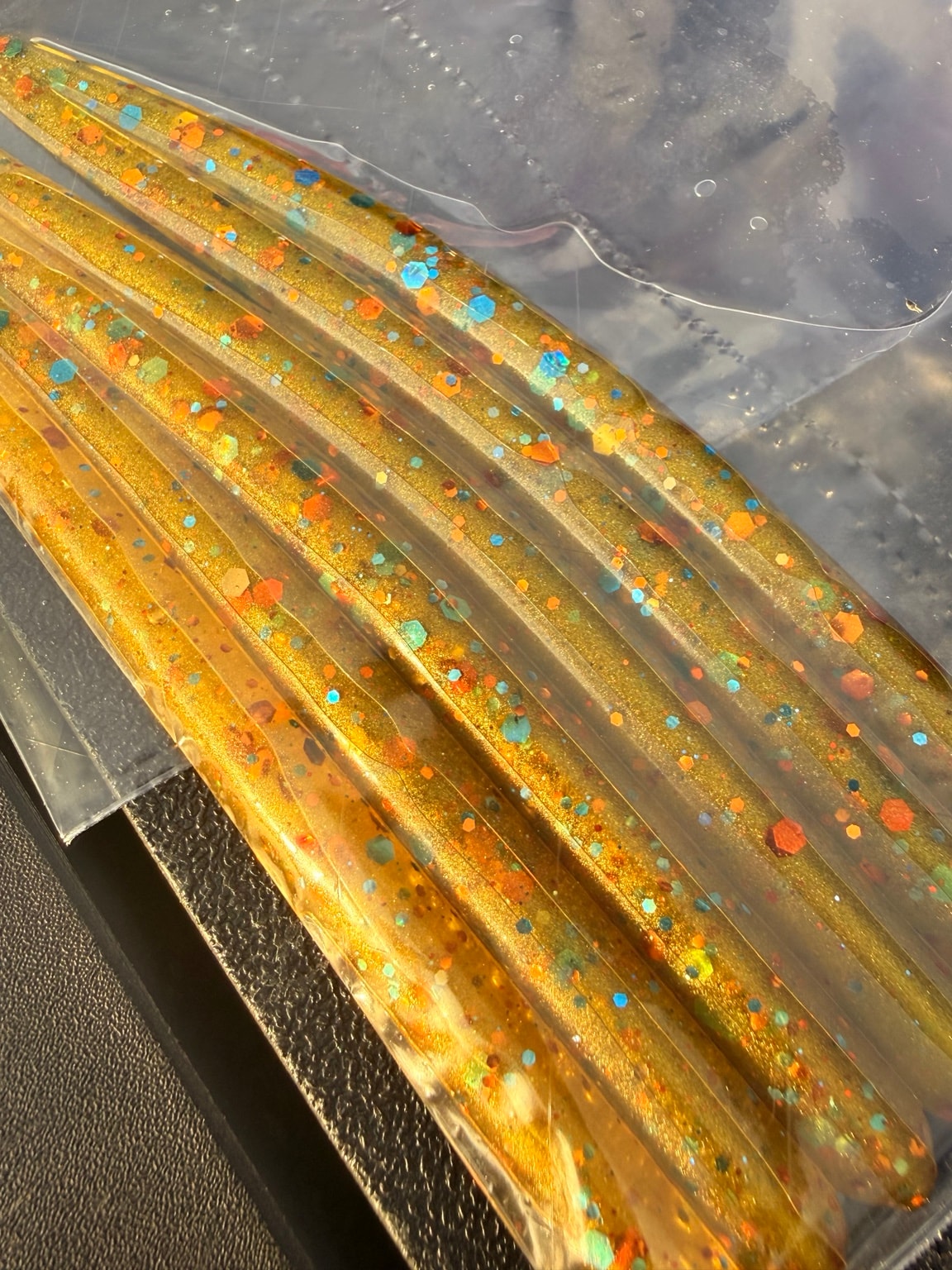 Test 6 — Gold base / heavy-chunk holographic flake